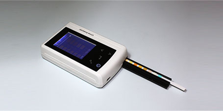 COMPACT URINE STRIP READER