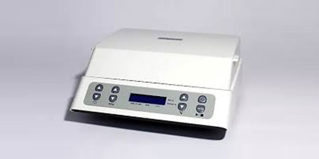 MICROPLATE INCUBATOR & SHAKER